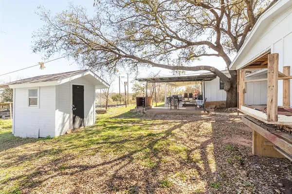 $179,000 | 1815 South Oak Street, Brady, TX 76825