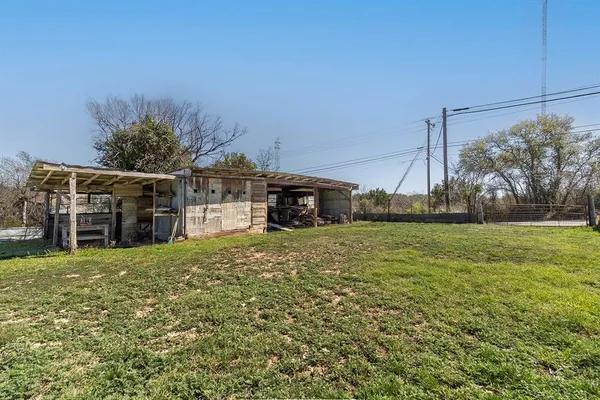 $179,000 | 1815 South Oak Street, Brady, TX 76825