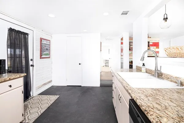 $179,000 | 1815 South Oak Street, Brady, TX 76825