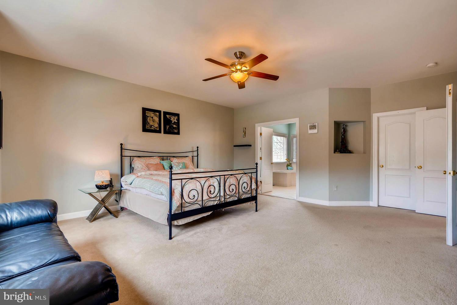 2005 Holly Ridge Court Lutherville-Timonium, MD 21093 - Photo 22 of 30 Bedroom (Master)