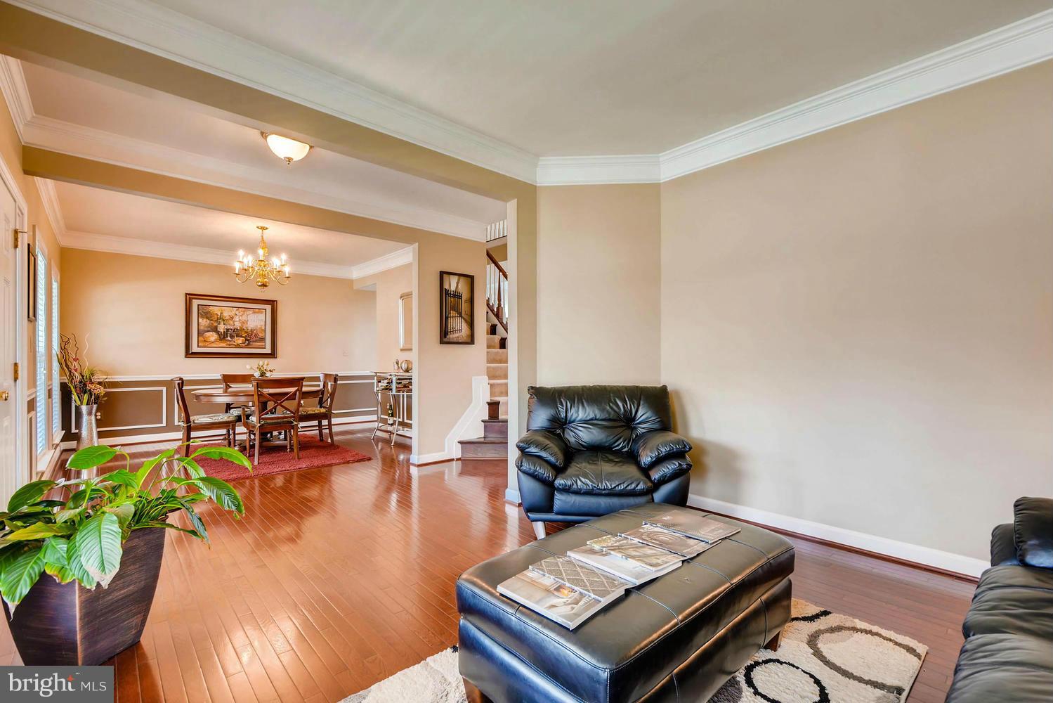 2005 Holly Ridge Court Lutherville-Timonium, MD 21093 - Photo 8 of 30 Living Room