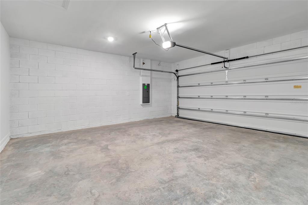 275 Puma Loop Groveland, FL 34736 - Photo 28 of 41 a view of an empty room