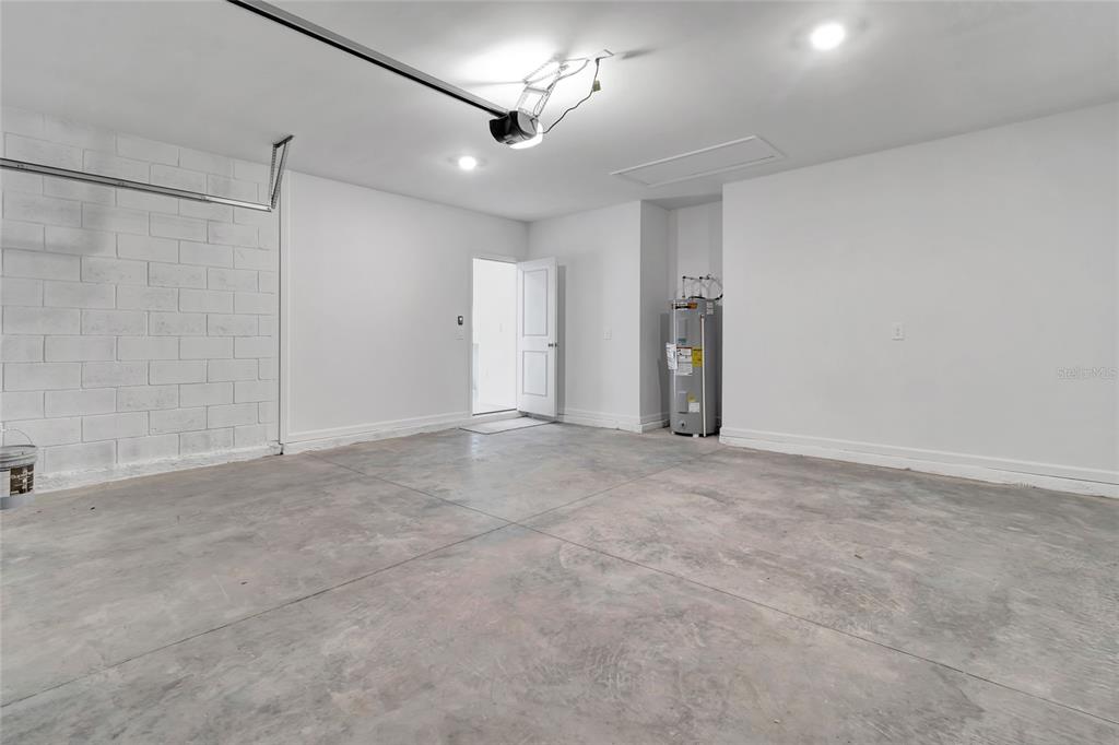 275 Puma Loop Groveland, FL 34736 - Photo 29 of 41 a view of empty room with a ceiling fan