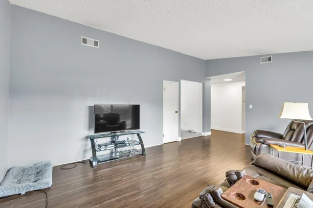 $399,900 | 4600 Le Donne Drive, Sacramento, CA 95823