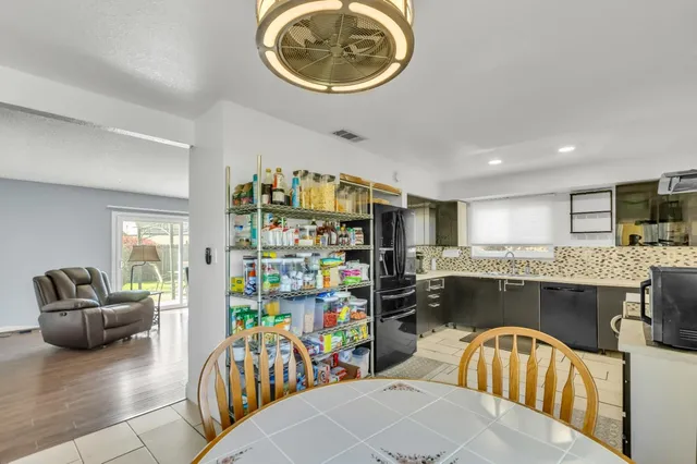 $399,900 | 4600 Le Donne Drive, Sacramento, CA 95823