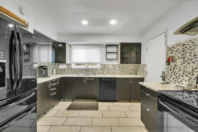 $399,900 | 4600 Le Donne Drive, Sacramento, CA 95823