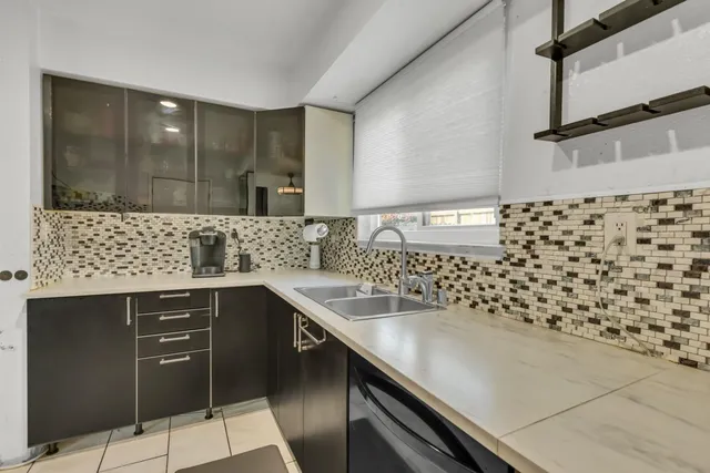 $399,900 | 4600 Le Donne Drive, Sacramento, CA 95823