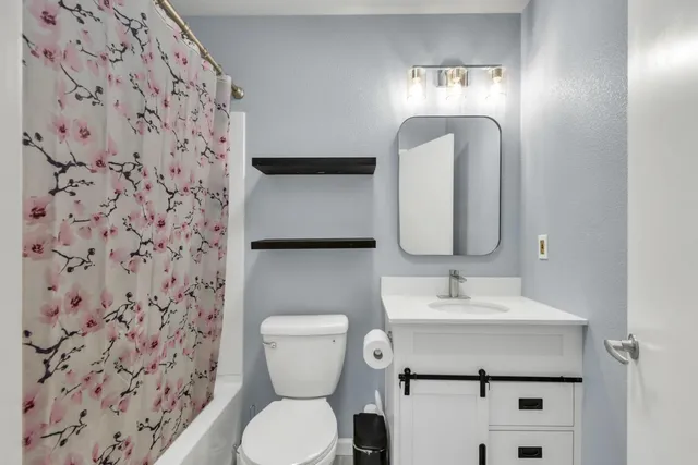 $399,900 | 4600 Le Donne Drive, Sacramento, CA 95823