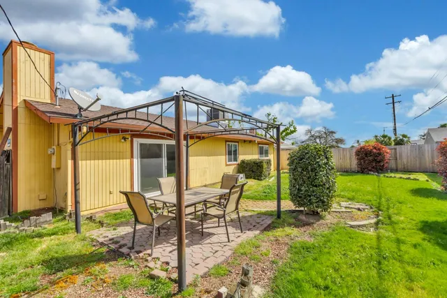 $399,900 | 4600 Le Donne Drive, Sacramento, CA 95823