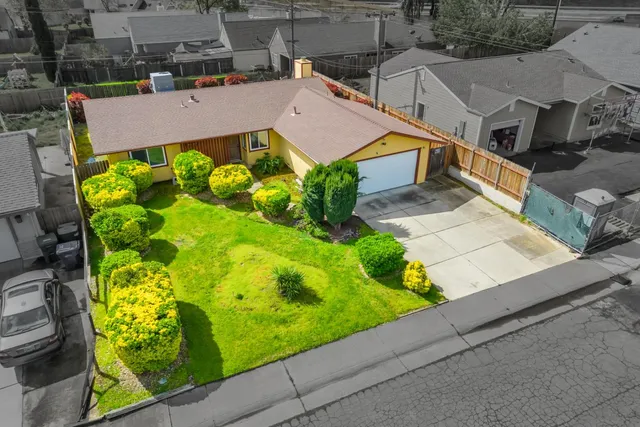 $399,900 | 4600 Le Donne Drive, Sacramento, CA 95823