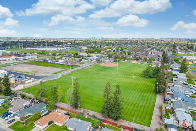 $399,900 | 4600 Le Donne Drive, Sacramento, CA 95823