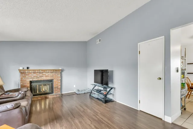 $399,900 | 4600 Le Donne Drive, Sacramento, CA 95823