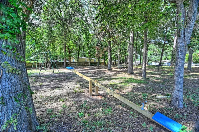 $1,450 | 11913 Nelwood Street, Willis, TX 77318