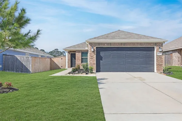 $1,800 | 915 Silver Birch Branch, Magnolia, TX 77354