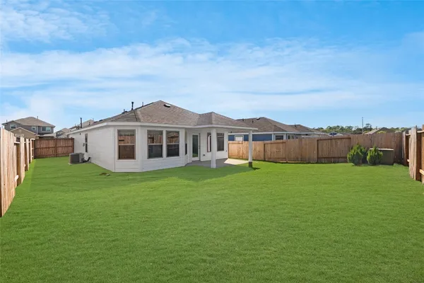 $1,800 | 915 Silver Birch Branch, Magnolia, TX 77354