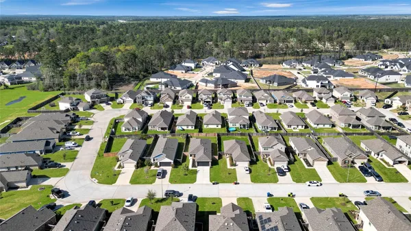 $1,800 | 915 Silver Birch Branch, Magnolia, TX 77354