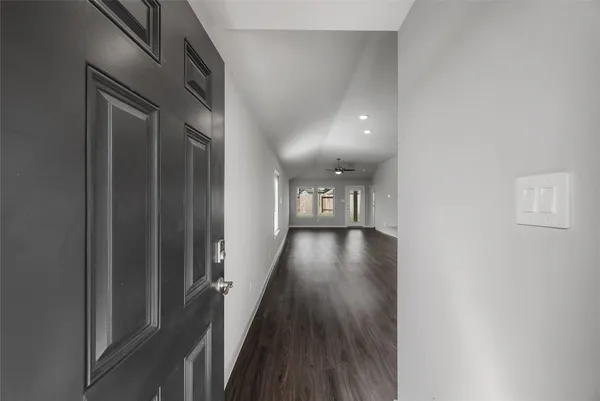 $1,800 | 915 Silver Birch Branch, Magnolia, TX 77354