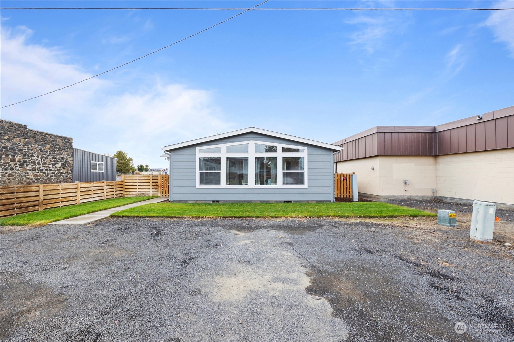 85 Second Street Touchet, WA 99360 - Photo 26 of 28 a view of outdoor space and deck