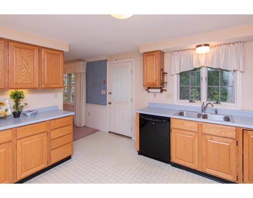 391 Old Post Road Walpole, MA 02081 - Photo 11 of 36 Gallery Image 11