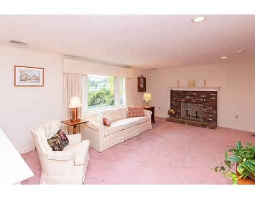 391 Old Post Road Walpole, MA 02081 - Photo 5 of 36 Gallery Image 5