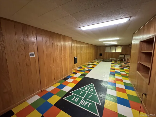 $9,500 | 19 Flamingo Road, East Hills, NY 11576