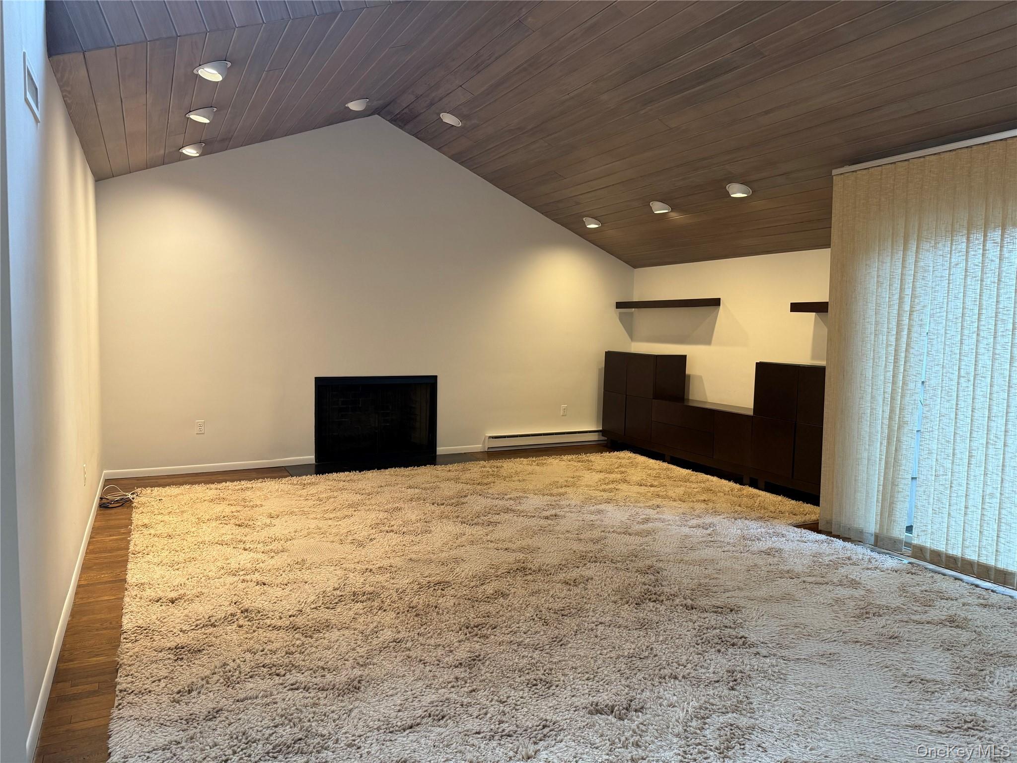 19 Flamingo Road East Hills, NY 11576 - Photo 8 of 25