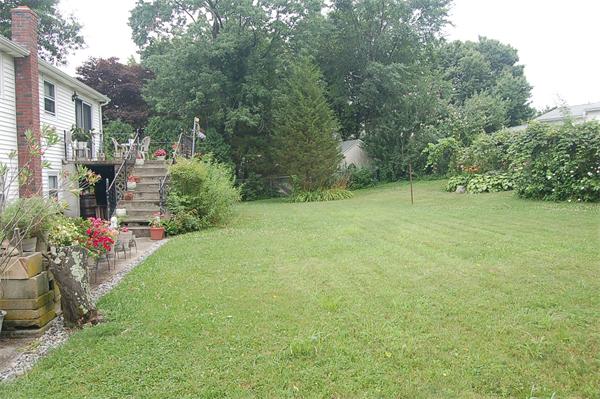 81 Quail Hollow Road Cranston, RI 02920 - Photo 15 of 16 Gallery Image 15