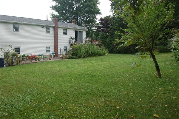 81 Quail Hollow Road Cranston, RI 02920 - Photo 16 of 16 Gallery Image 16