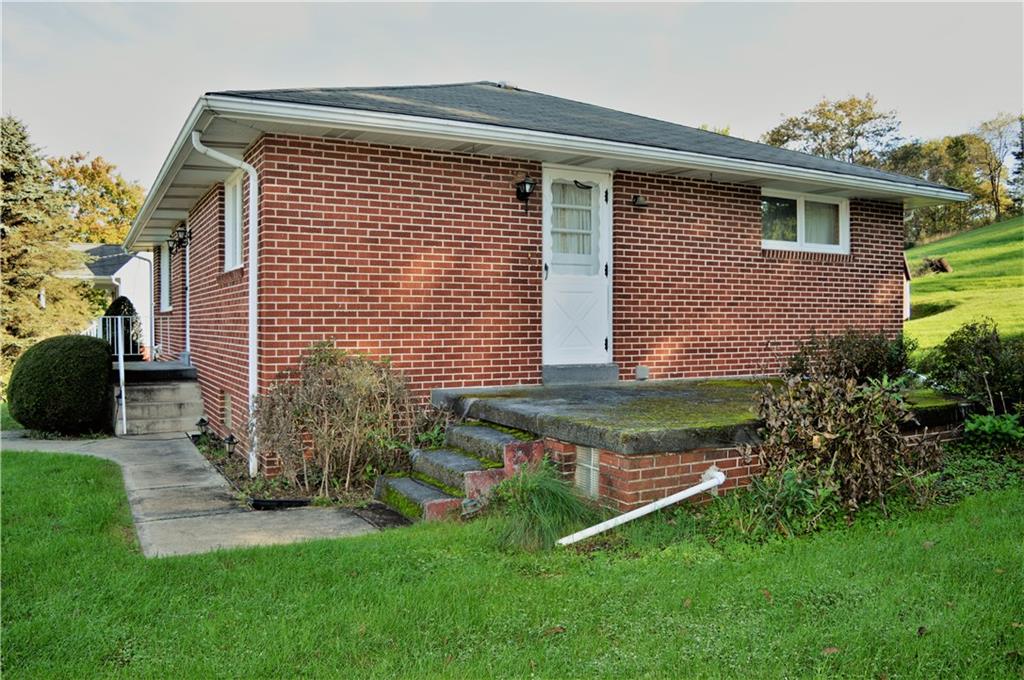 2073 Silverville Road Freeport, PA 16229 - Photo 4 of 25 Side Porch and Door