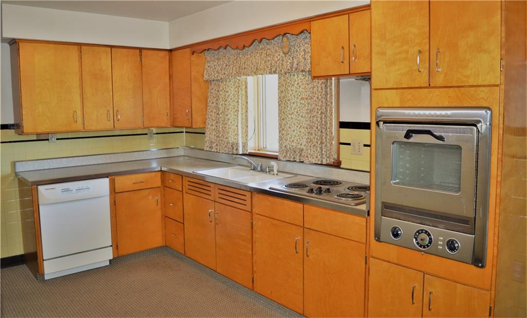 2073 Silverville Road Freeport, PA 16229 - Photo 8 of 25 Kitchen with Solid Cabinetry and Built in Appliances