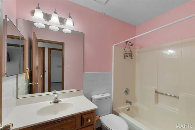 $415,000 | 7312 Melbourne Avenue, Shrewsbury, MO 63119