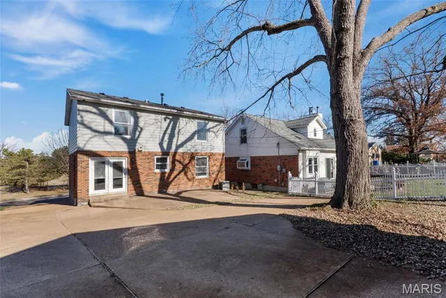 $415,000 | 7312 Melbourne Avenue, Shrewsbury, MO 63119