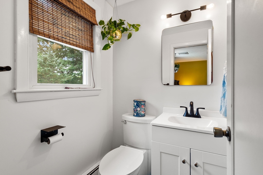 8 Birchwood Road Hudson, MA 01749 - Photo 17 of 36