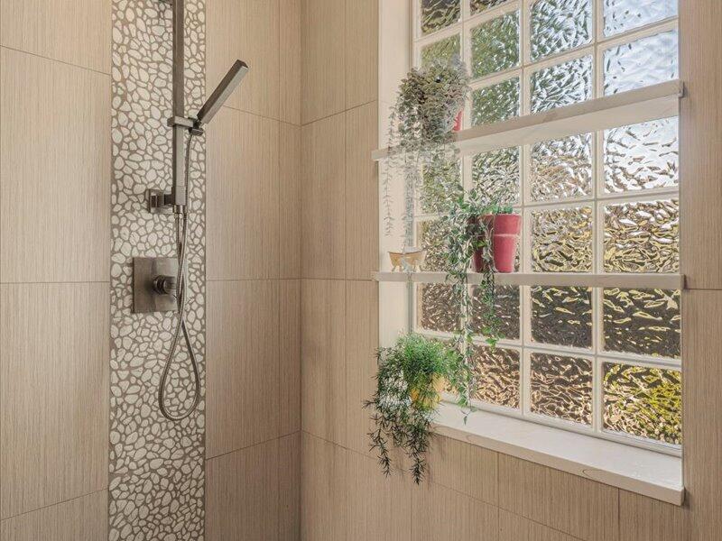 1378 Highland View Loop Redmond, OR 97756 - Photo 35 of 98 a bathroom with a shower and a plant