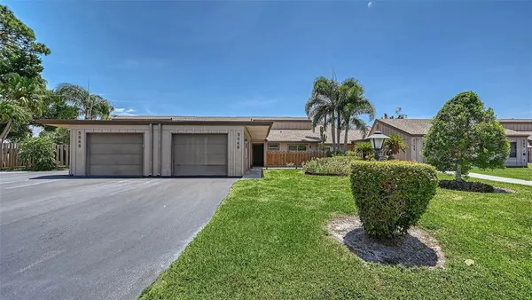 $2,450 | 5649 Westwind Lane, Sarasota, FL 34231