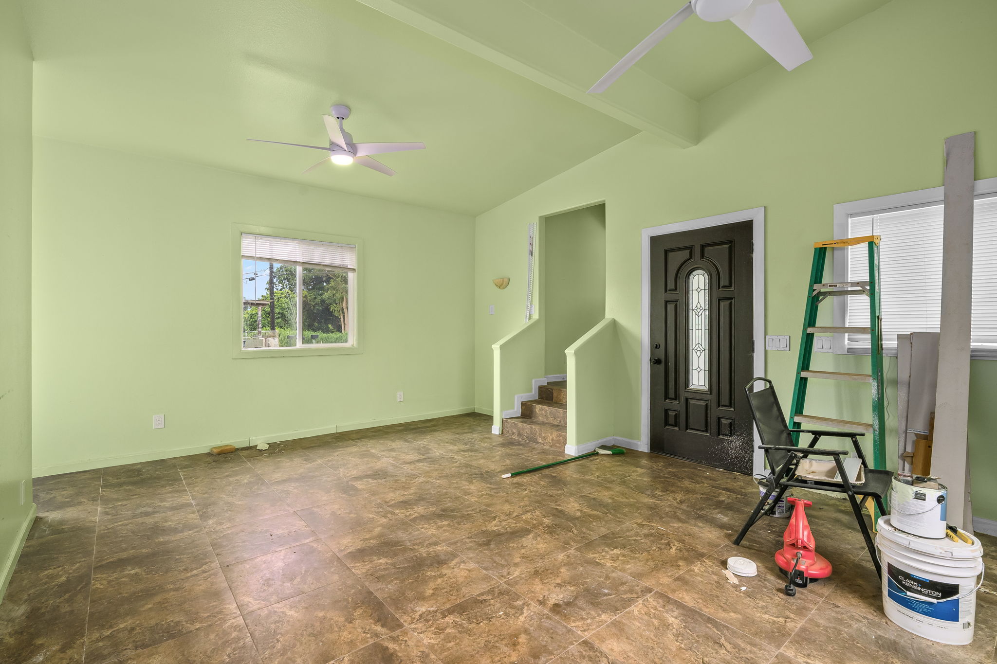 7060 Kahuna Road Kapaa, HI 96746 - Photo 13 of 25 a view of a room with gym equipment