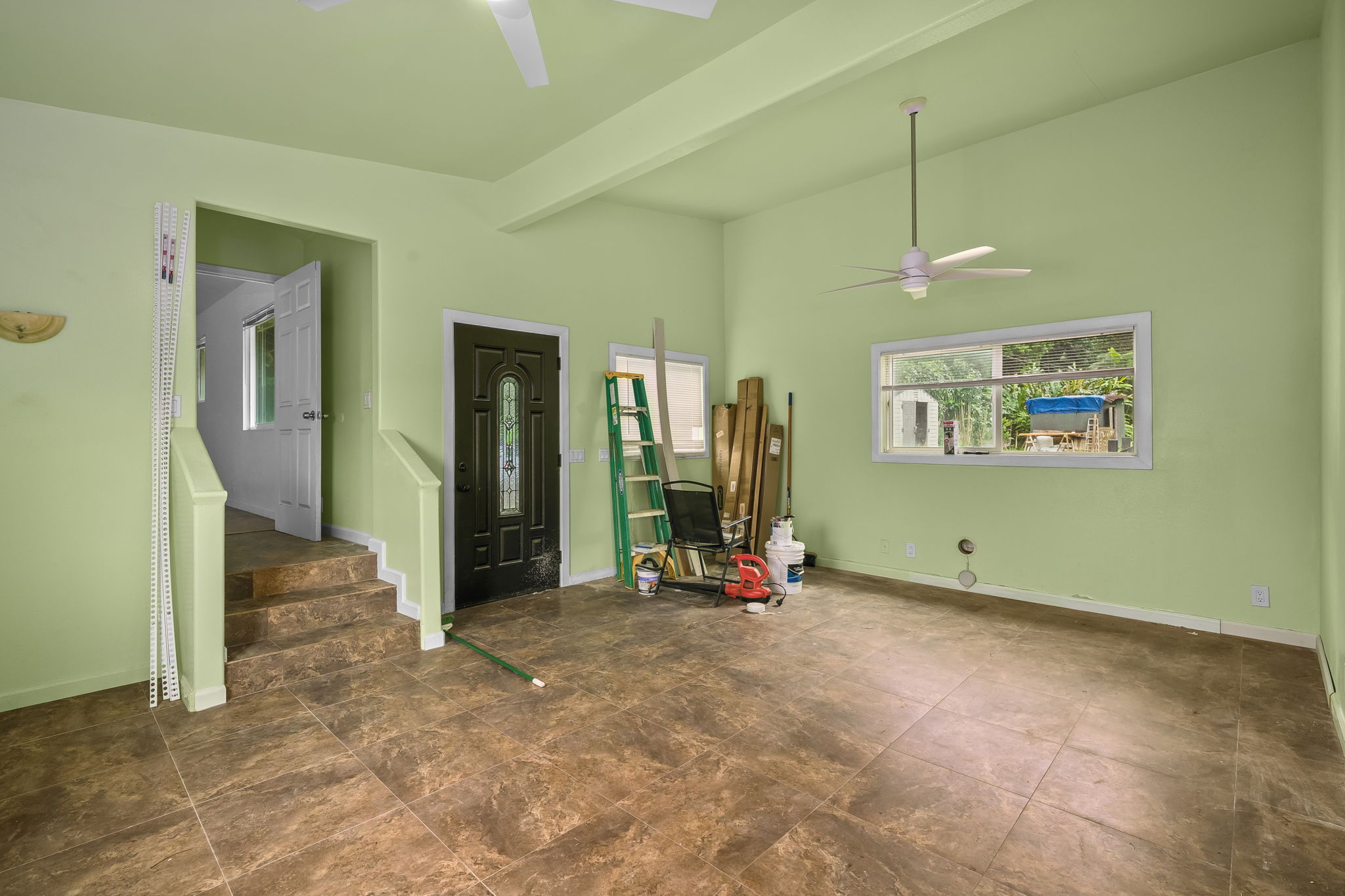 7060 Kahuna Road Kapaa, HI 96746 - Photo 14 of 25 a view of a room with gym equipment