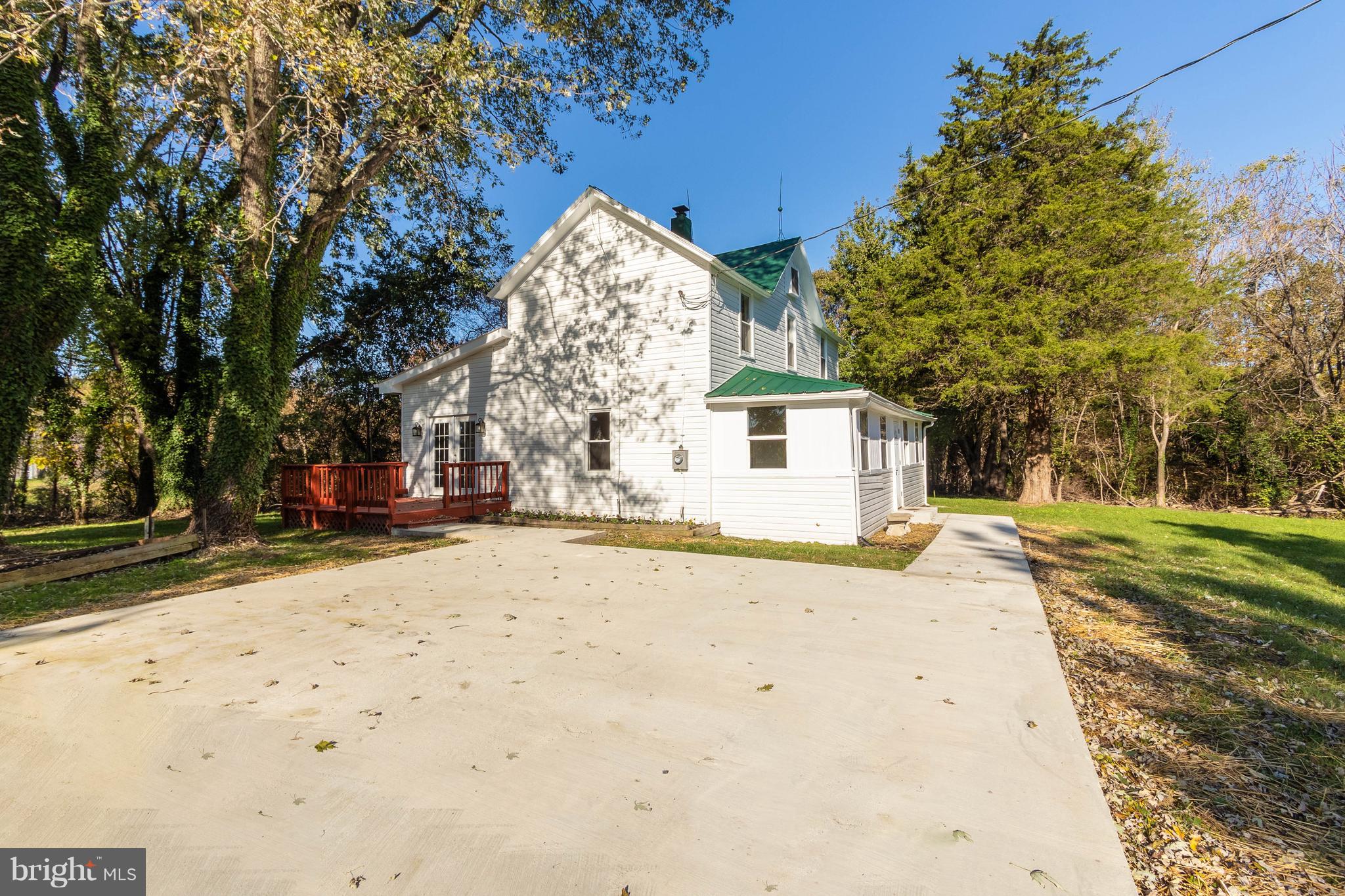 Modern farmhouse sitting on 4 acres of land