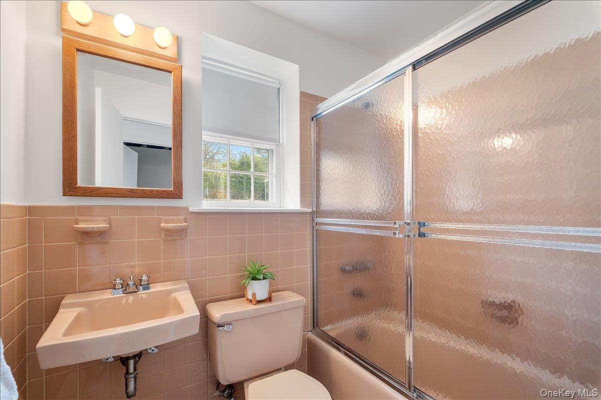 53 Jennings Road White Plains, NY 10605 - Photo 16 of 23