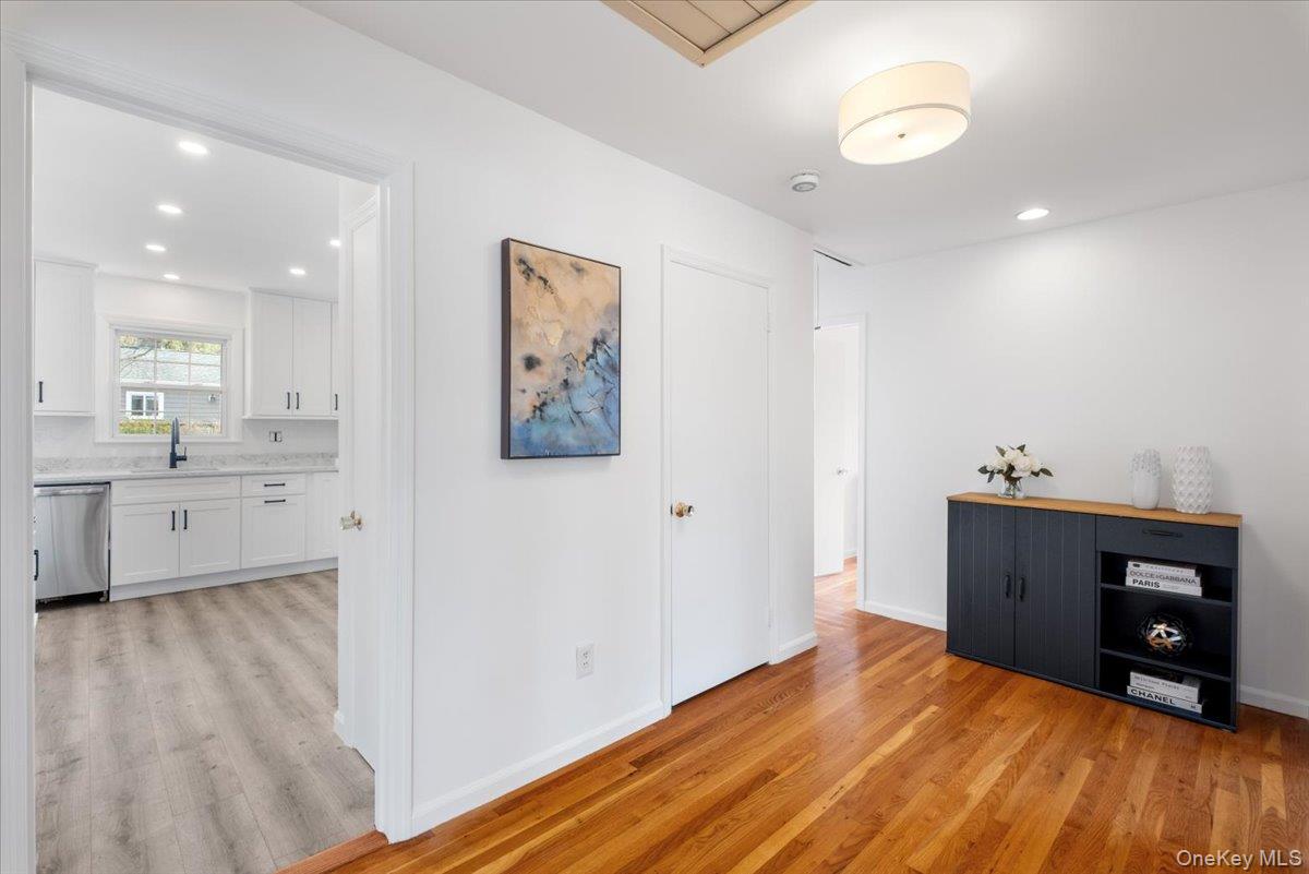 53 Jennings Road White Plains, NY 10605 - Photo 7 of 23