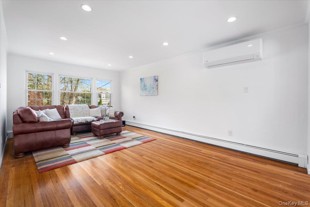 53 Jennings Road White Plains, NY 10605 - Photo 10 of 23