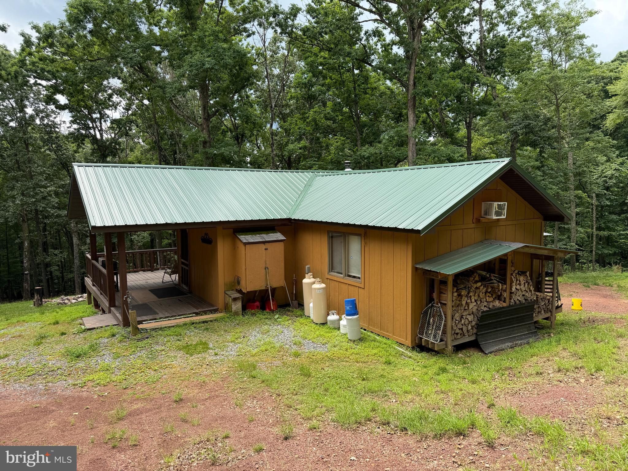 1419 Paul's Woods Road Delray, WV 26714 - Photo 11 of 105