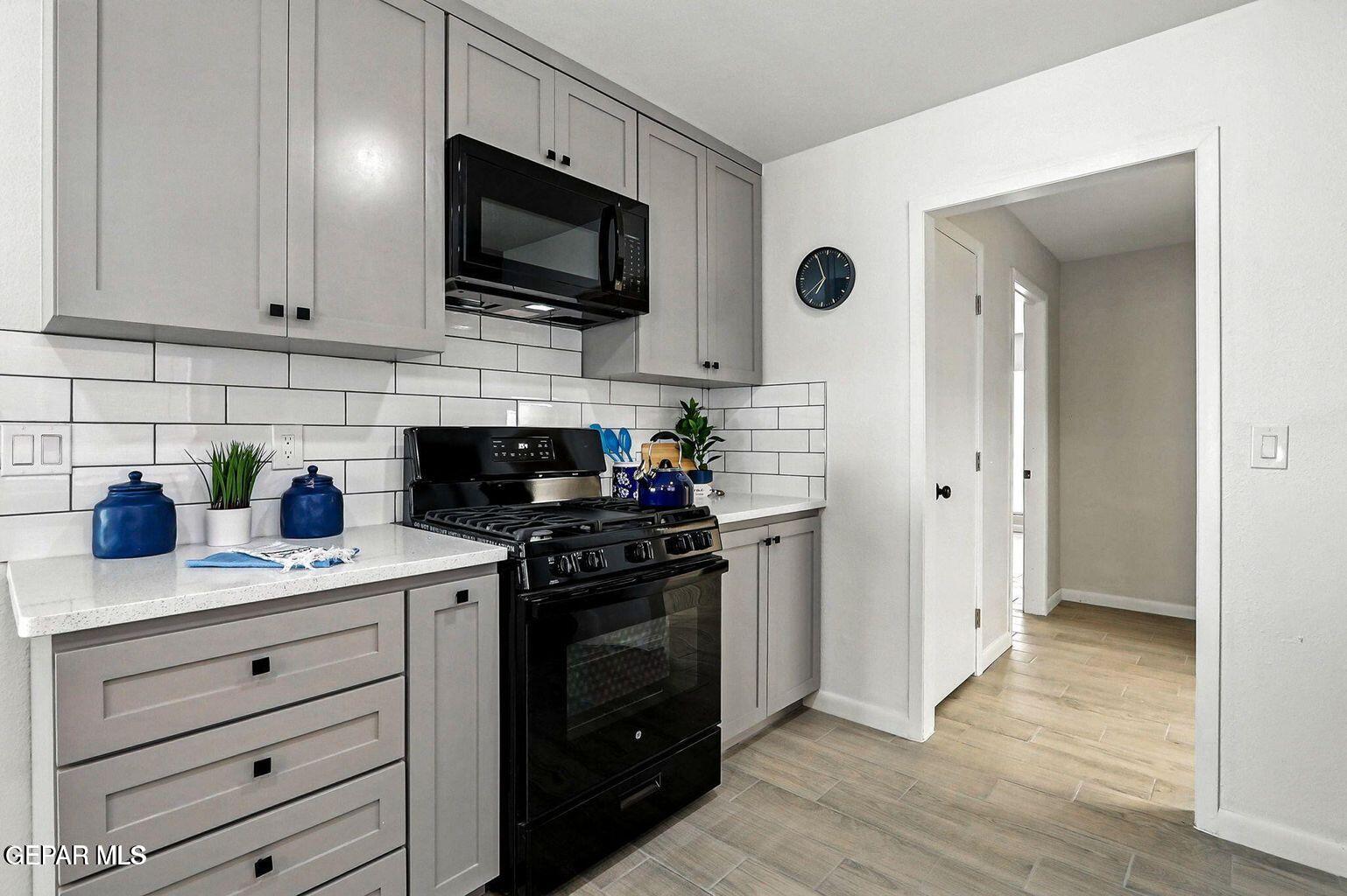 11273 Ivanhoe Drive El Paso, TX 79936 - Photo 16 of 43 20