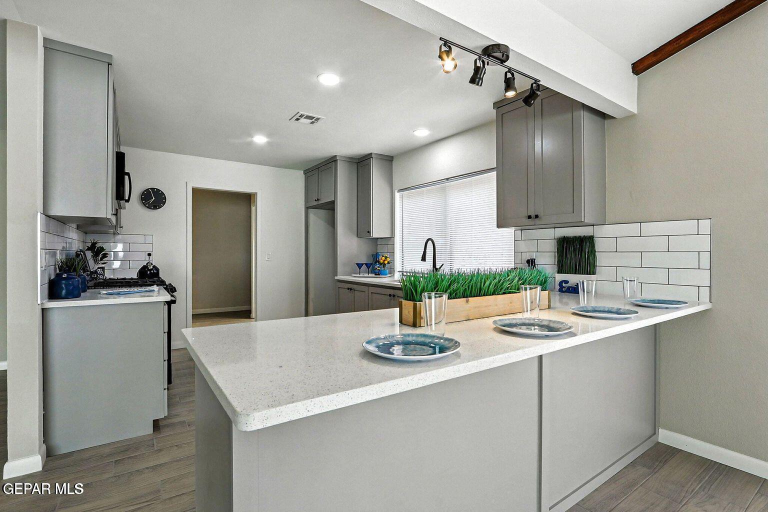 11273 Ivanhoe Drive El Paso, TX 79936 - Photo 18 of 43 22