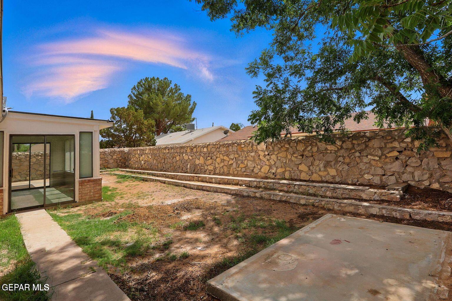 11273 Ivanhoe Drive El Paso, TX 79936 - Photo 41 of 43 45