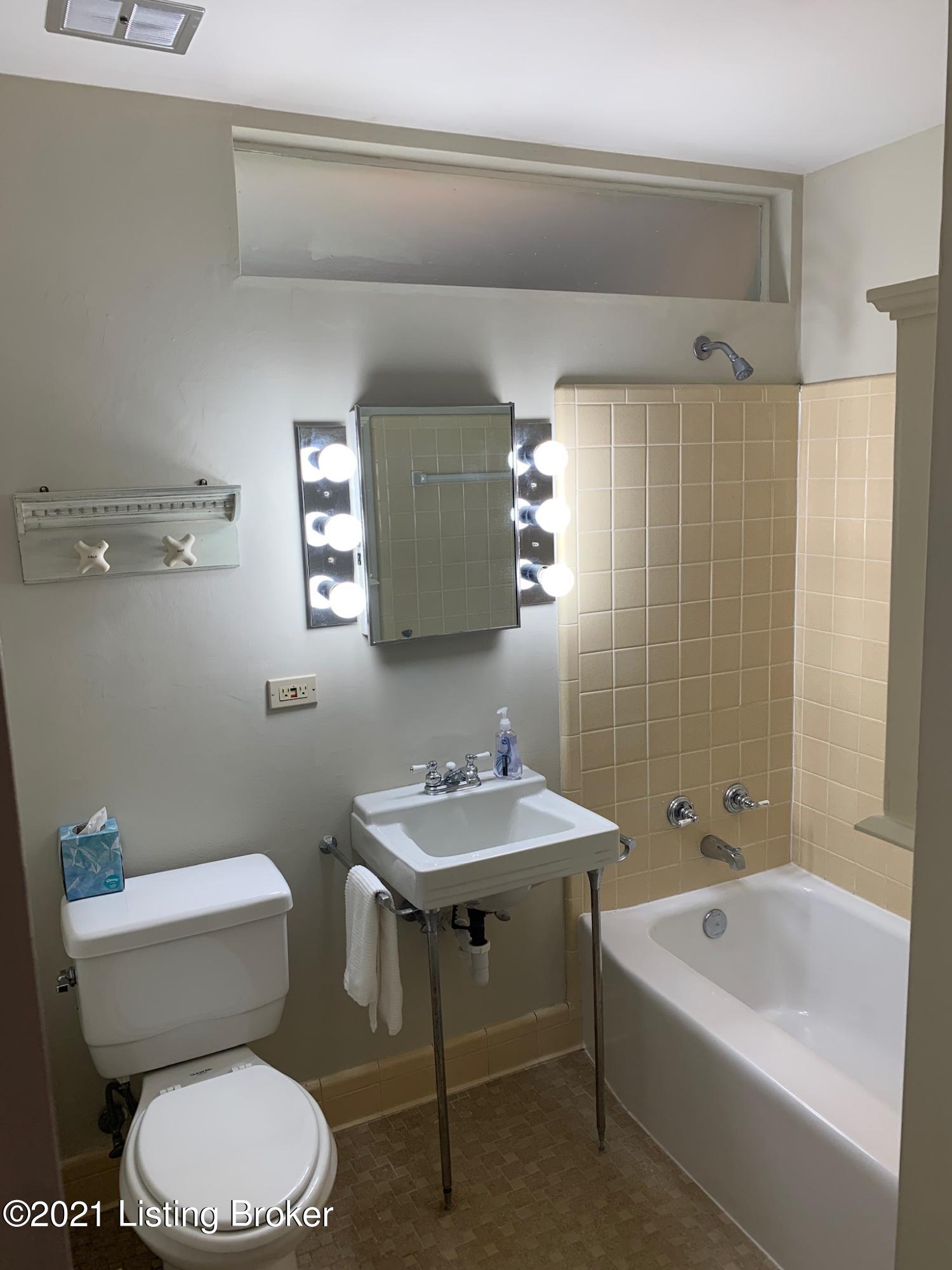 8603 Whipps Bend Road Louisville, KY 40222 - Photo 34 of 53 2nd Full Bath