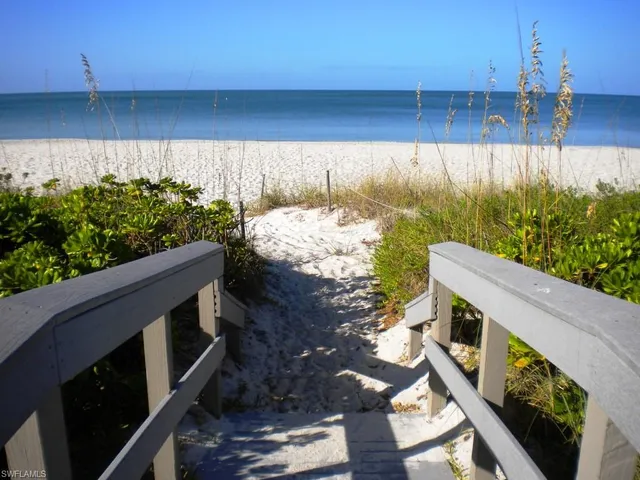 $10,000 | 250 7th Avenue South, Unit 202, Naples, FL 34102