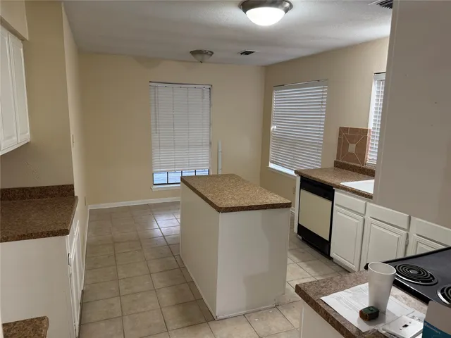 $2,500 | 9 Dewthread Court, Spring, TX 77380