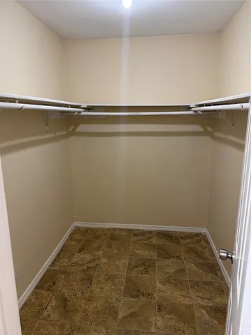 $2,500 | 9 Dewthread Court, Spring, TX 77380