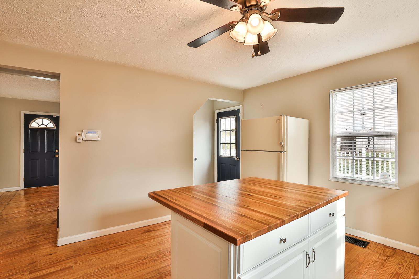 928 Spring Avenue St. Charles, MO 63301 - Photo 7 of 18